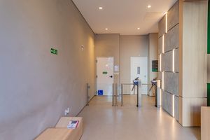 Image 16 - 886360