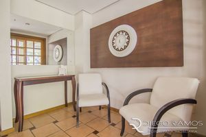 Image 33 - 916010