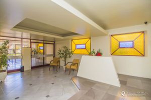 Image 21 - 873957