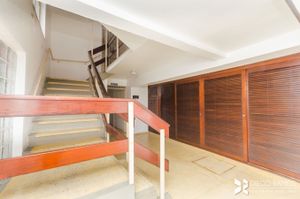 Image 18 - 155700