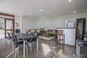 Image 31 - 305578