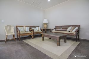Image 30 - 305578