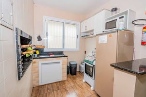 Image 31 - 933271