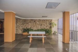 Image 3 - 6882