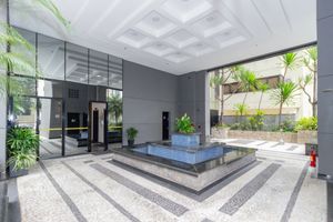 Image 22 - 889532