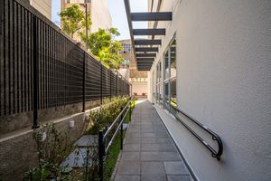 Image 7 - 928525