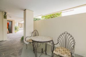 Image 30 - 285759
