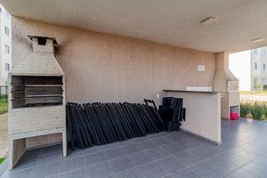 Image 21 - 878997