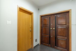 Image 29 - 891943
