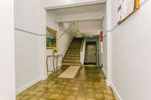 Image 3 - 7106