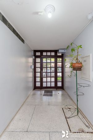 Image 17 - 188018
