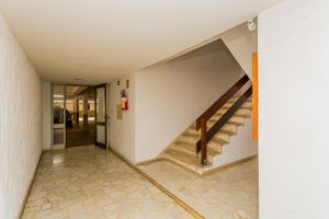 Image 33 - 858248