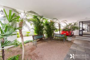 Image 31 - 858248