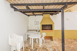 Image 29 - 858248