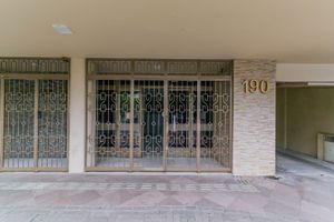 Image 17 - 205286
