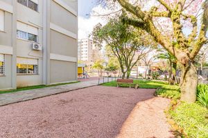 Image 31 - 915598