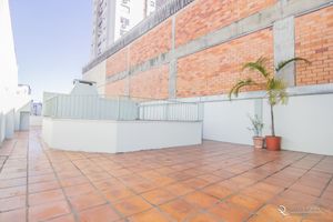 Image 36 - 881765