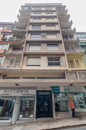 Image 27 - 900628