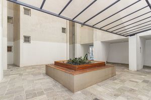 Image 37 - 894790