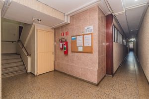 Image 20 - 884821