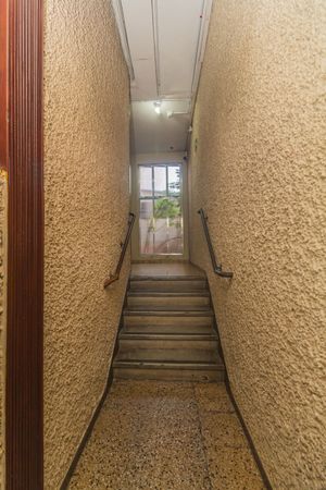 Image 23 - 884821