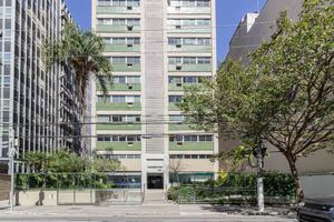 Image 17 - 895012