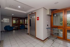 Image 32 - 869569