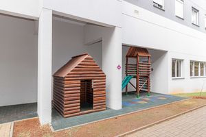 Image 32 - 894436