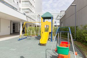 Image 32 - 881458