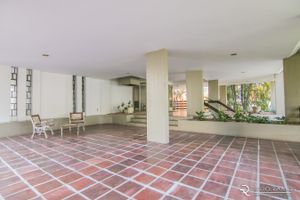 Image 29 - 880954