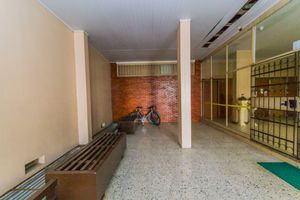 Image 33 - 885770