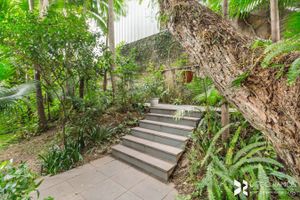 Image 11 - 310845
