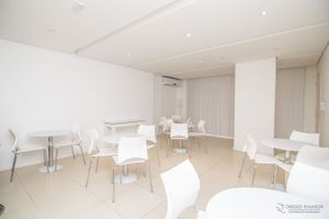 Image 36 - 735678