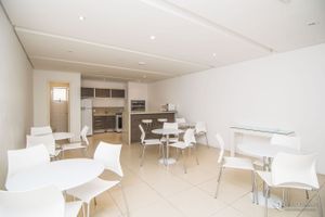 Image 35 - 735678