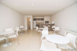 Image 34 - 735678