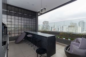 Image 12 - 899037