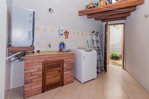 Image 33 - 571113