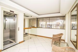 Image 3 - 756