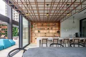 Image 7 - 75776