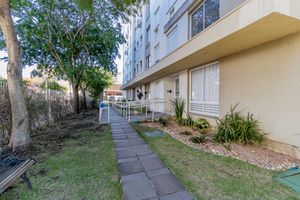 Image 34 - 305810