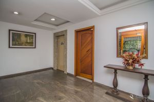 Image 7 - 884053