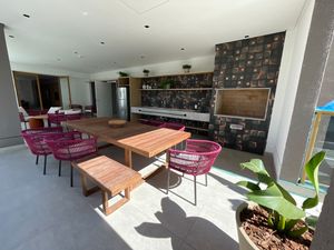 Image 18 - 76356