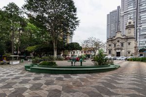 Image 17 - 900517