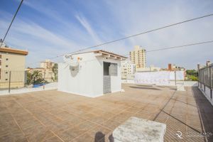 Image 4 - 7686