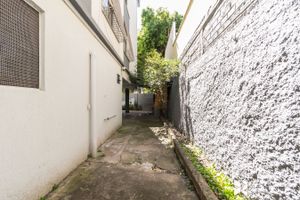 Image 26 - 197906