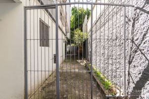 Image 27 - 197906