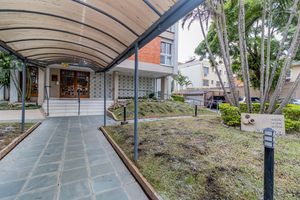 Image 36 - 855064