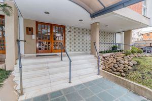 Image 31 - 855064