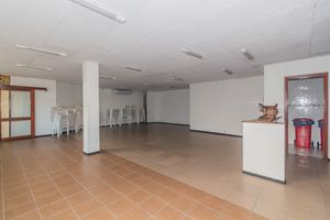 Image 27 - 212218
