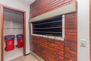 Image 31 - 212218